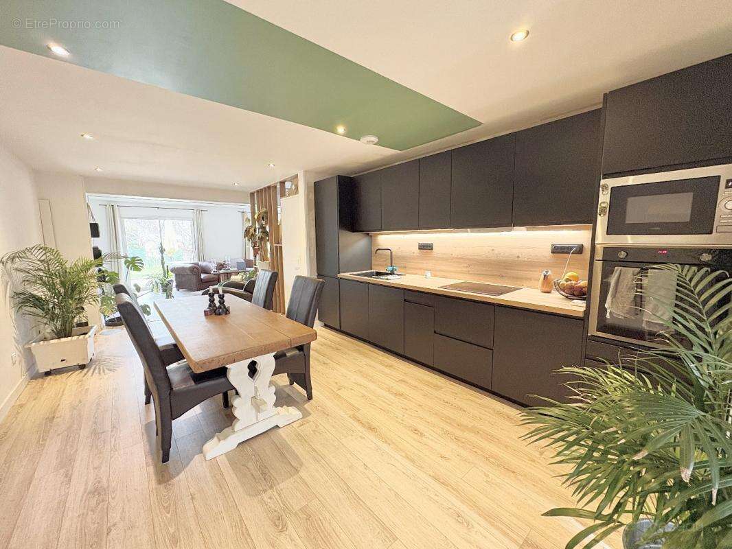 Maison à ROSNY-SUR-SEINE