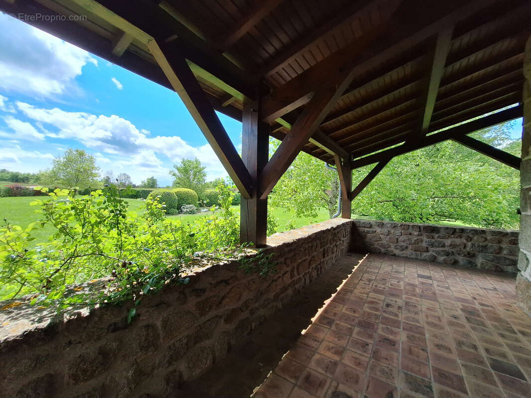 Maison à ISSERTEAUX