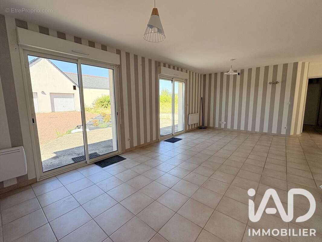 Maison 104 m² à Brain-Sur-Allonnes  - photo 4