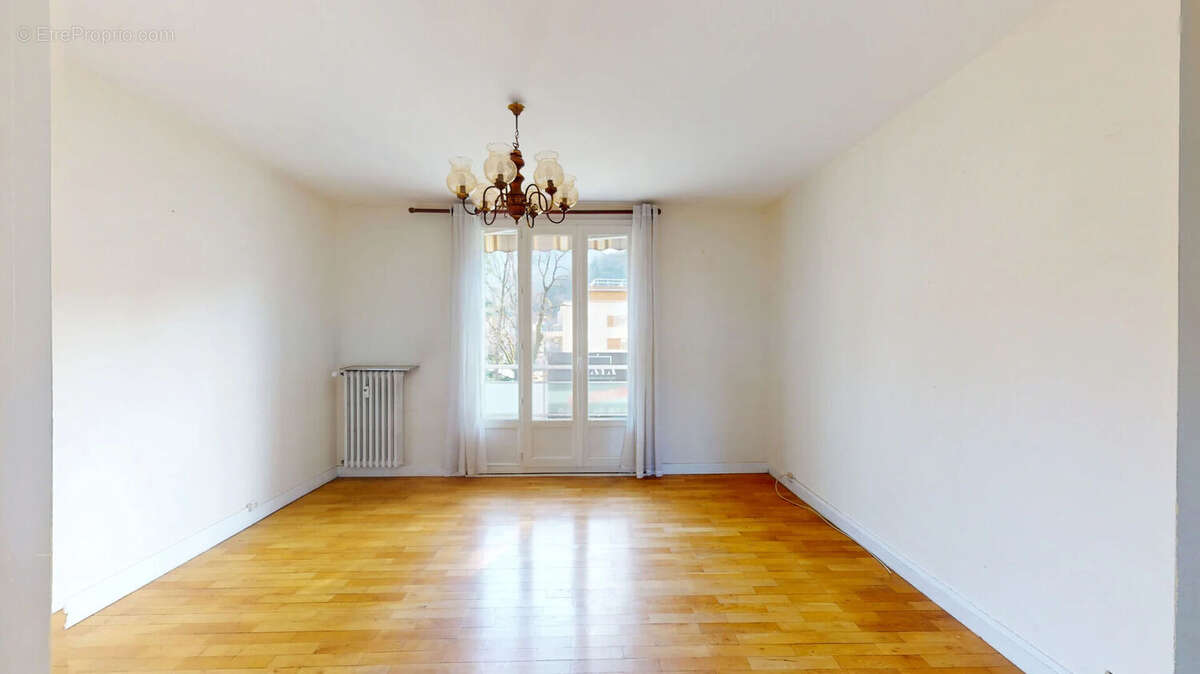 Appartement à GIERES