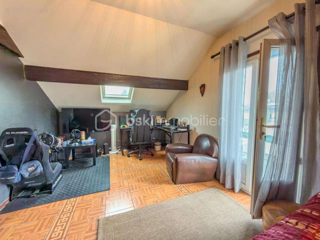Villeneuve-Saint-Georges - Maison familiale avec Studio indépendant et Jardin ! - photo 9