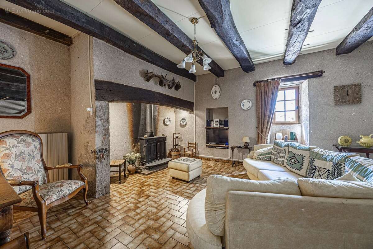 Secteur Causses du Quercy: charmante maison en pierre avec piscine et 2 granges - photo 3