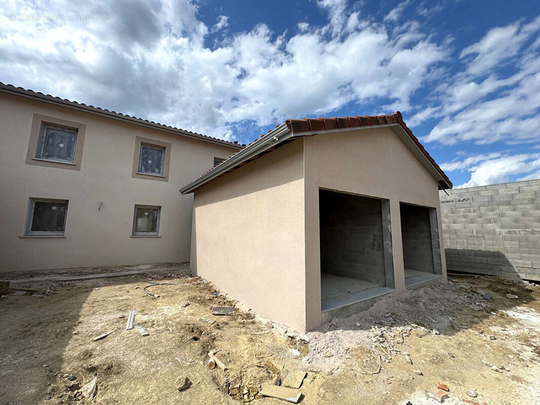 Maison à GRATENTOUR