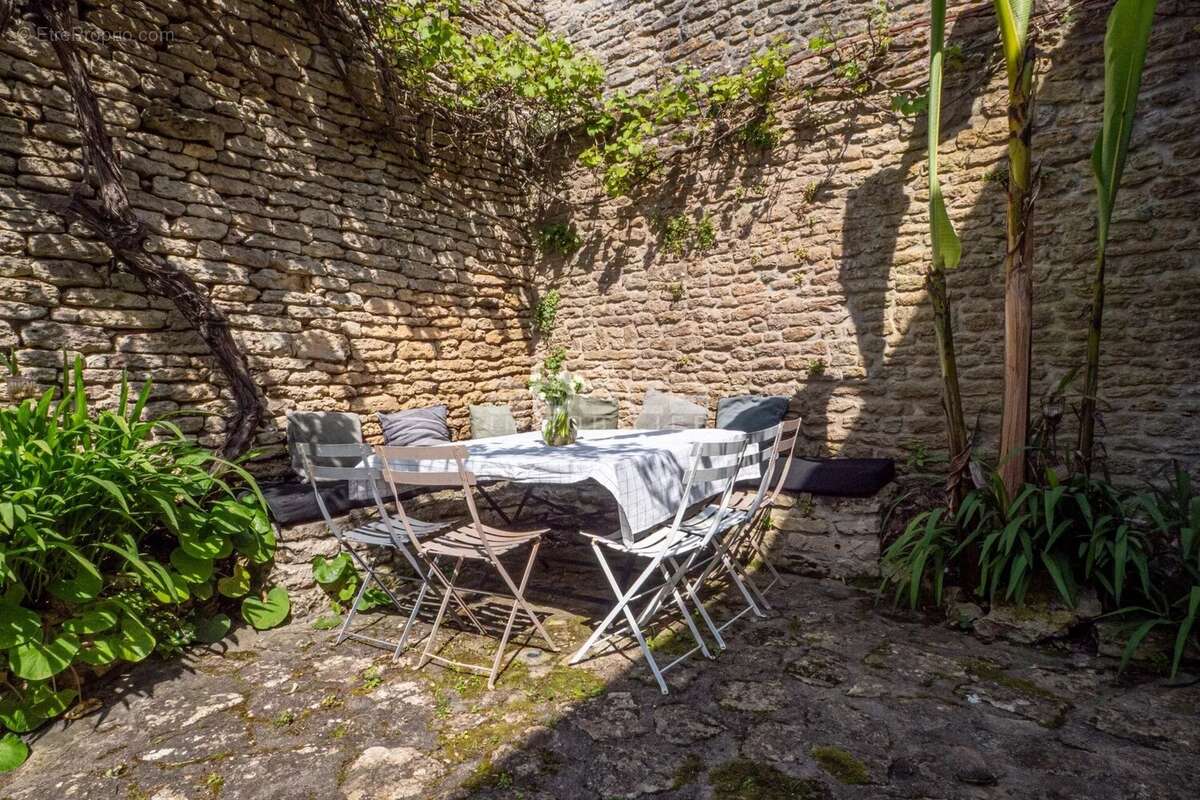 Maison à LES PORTES-EN-RE