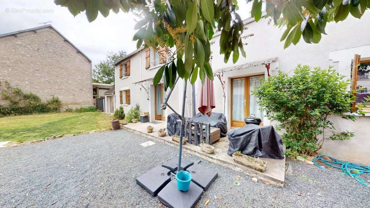 Maison à BETON-BAZOCHES