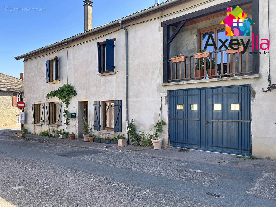 Maison à LA BENISSON-DIEU