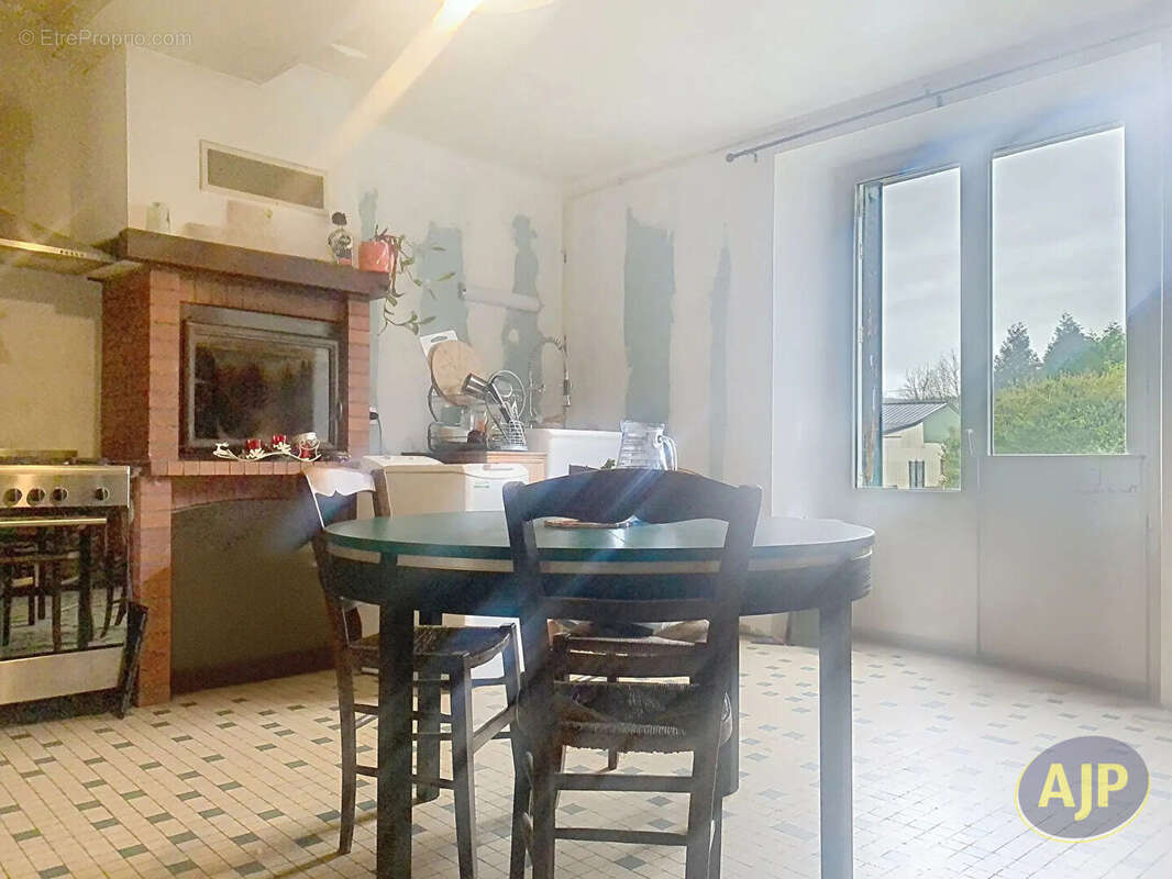 Maison à GRUGE-L&#039;HOPITAL