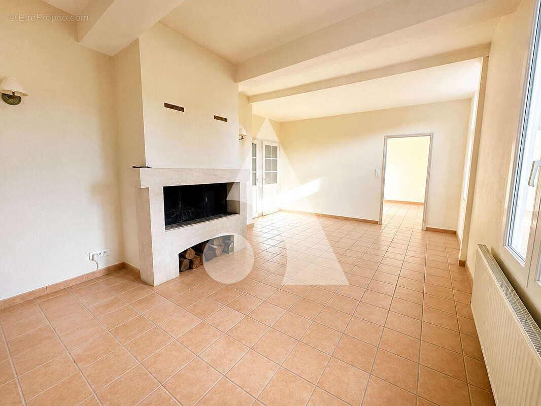 Maison à JONQUIERES