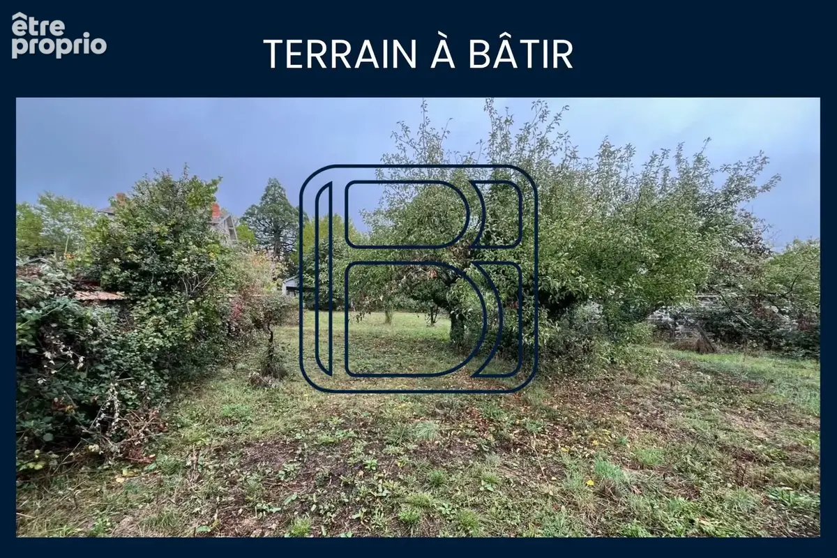 Terrain 528 m² à vendre à Ambert (63600) - photo 1