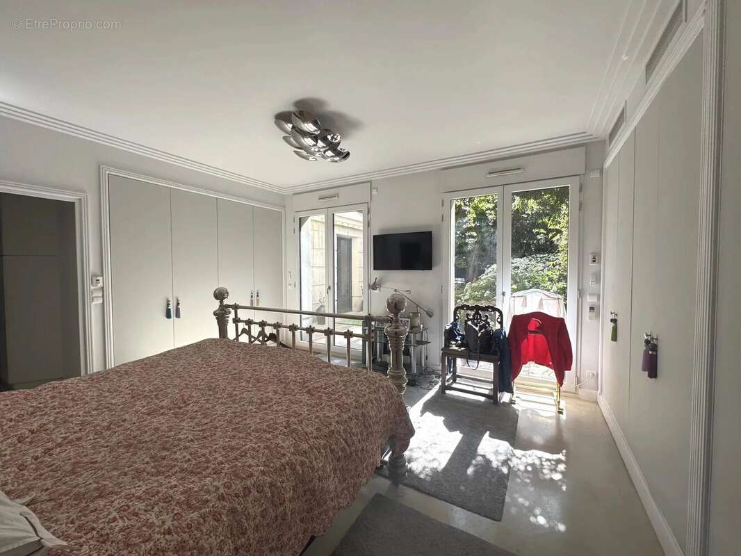 Appartement à NEUILLY-SUR-SEINE