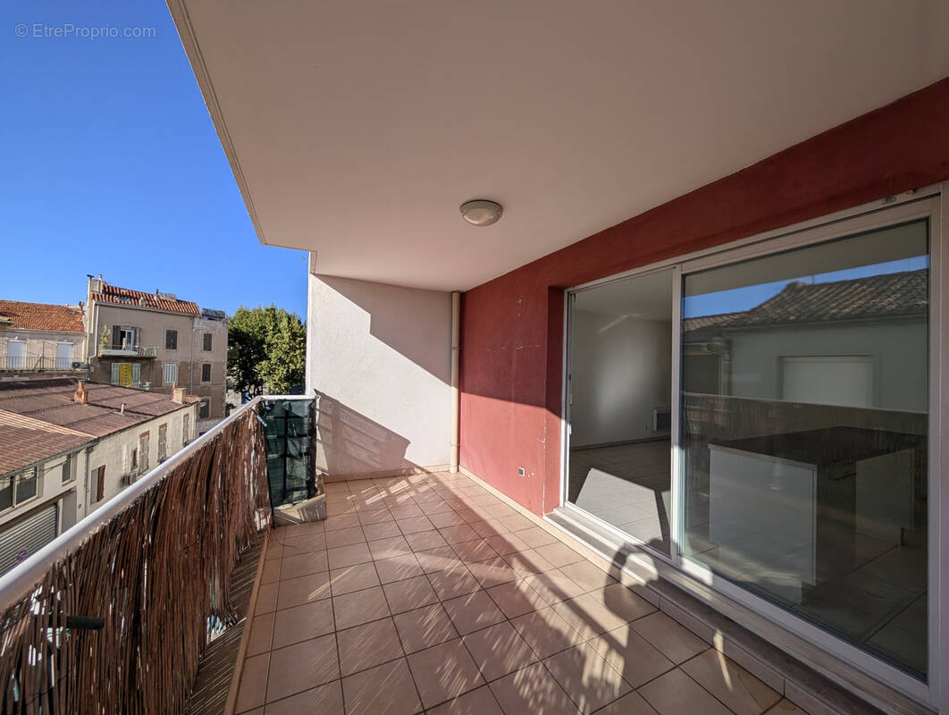 Appartement à MARSEILLE-4E
