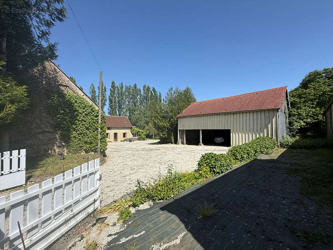 Magnifique corps de ferme sur 7000m²  - sees (périphérie) - photo 7