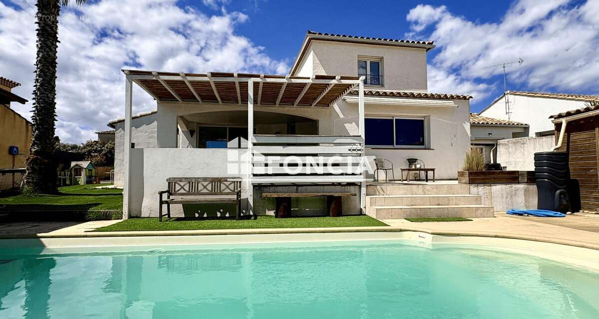 Maison à MAUGUIO