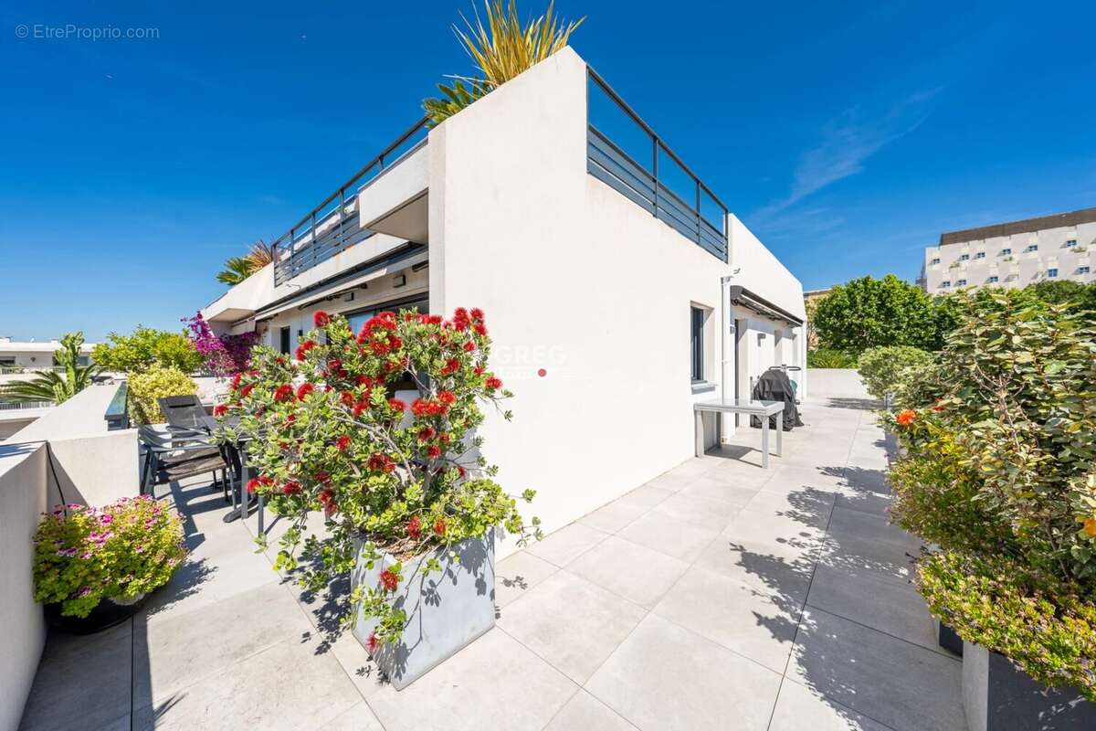 Appartement à SAINT-LAURENT-DU-VAR