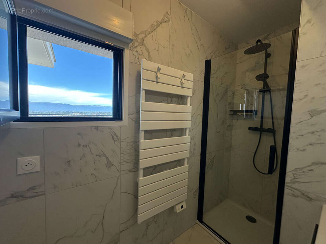 Appartement à VETRAZ-MONTHOUX