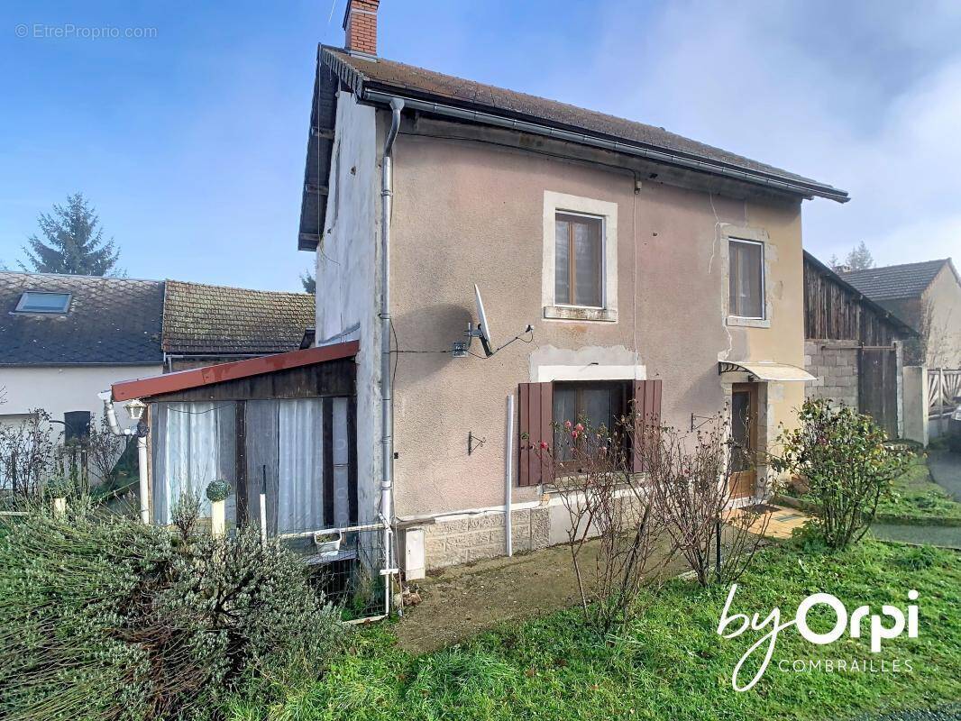 Maison à ROCHE-D&#039;AGOUX