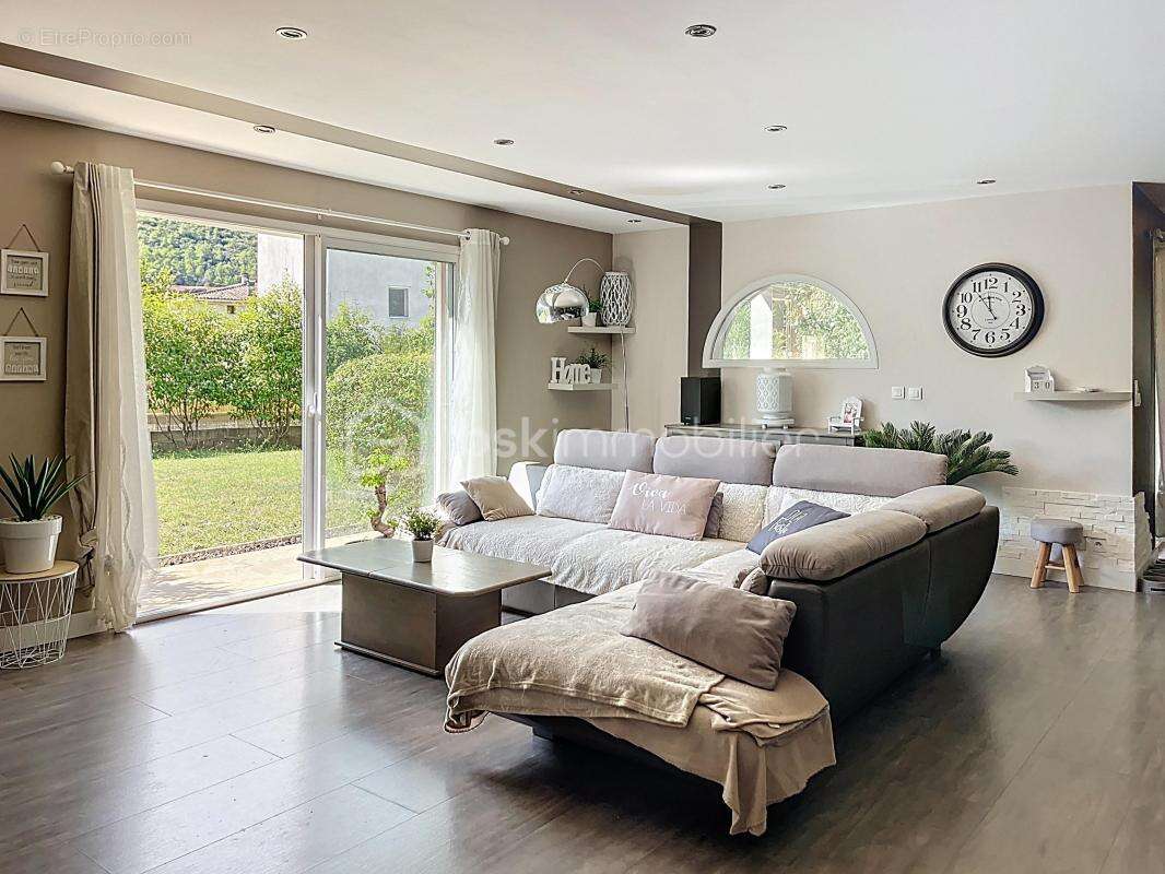 Villa de plain pied de 146m² sur parcelle de 1000m² - photo 5