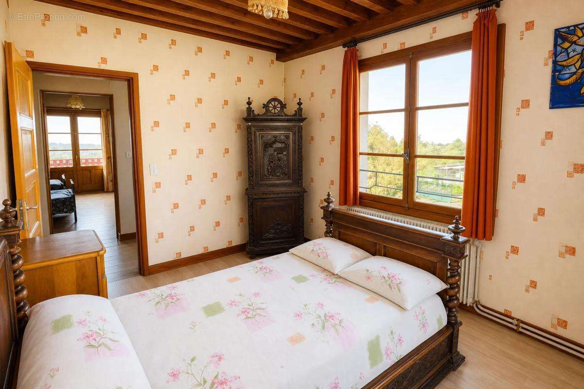 Maison à VOLLORE-VILLE