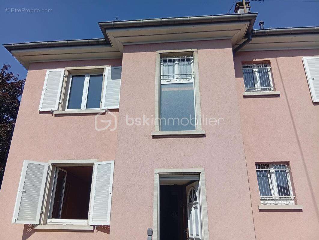 Immeuble avec garage Double potentiel habitation ou investissement - photo 11