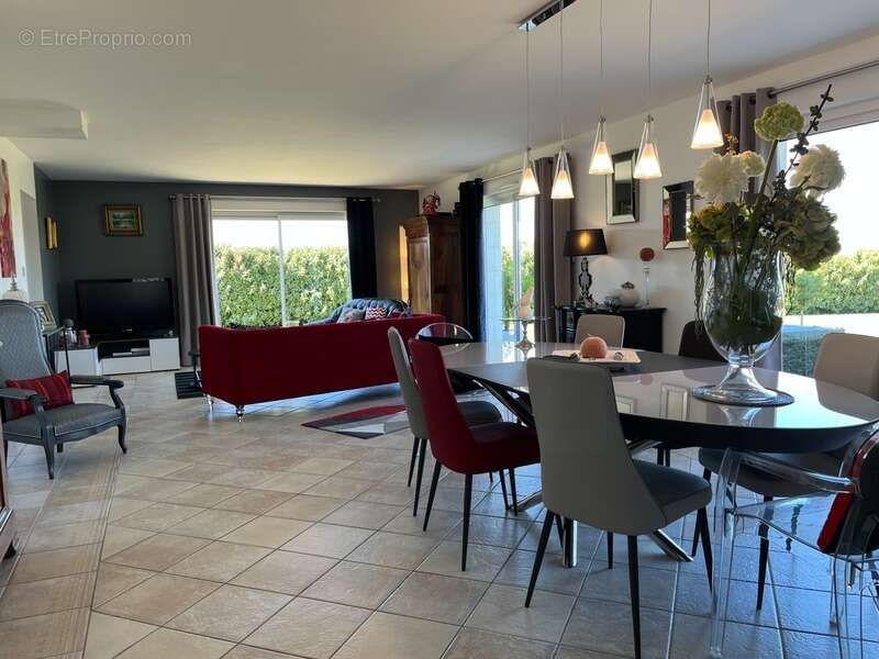 Maison à AZAY-LE-RIDEAU