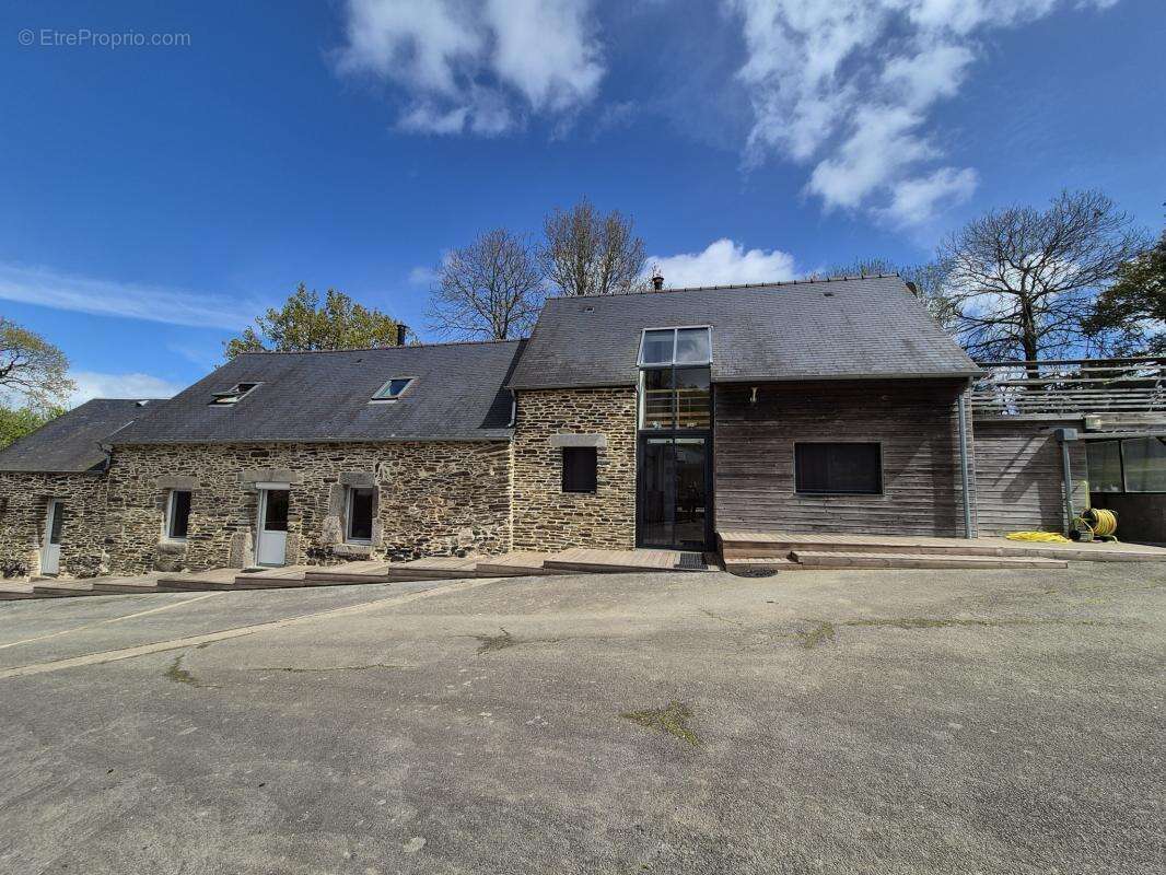 Maison à CORLAY