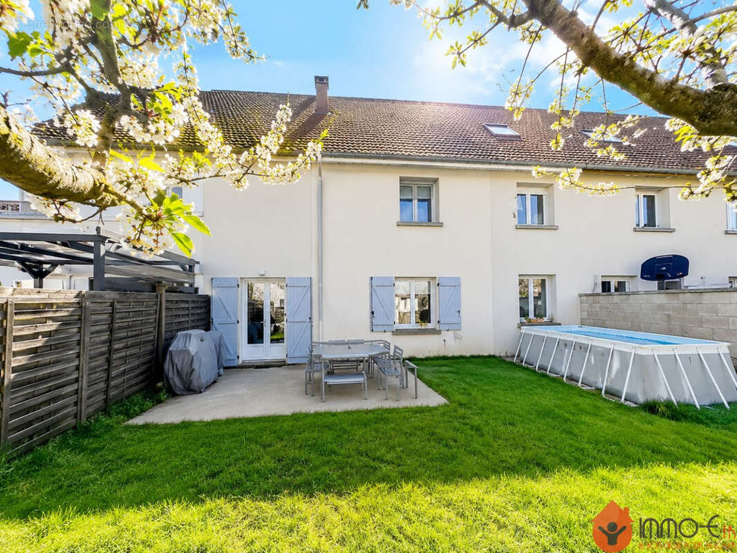 Maison 116 m² à Quincy-Voisins  - photo 9