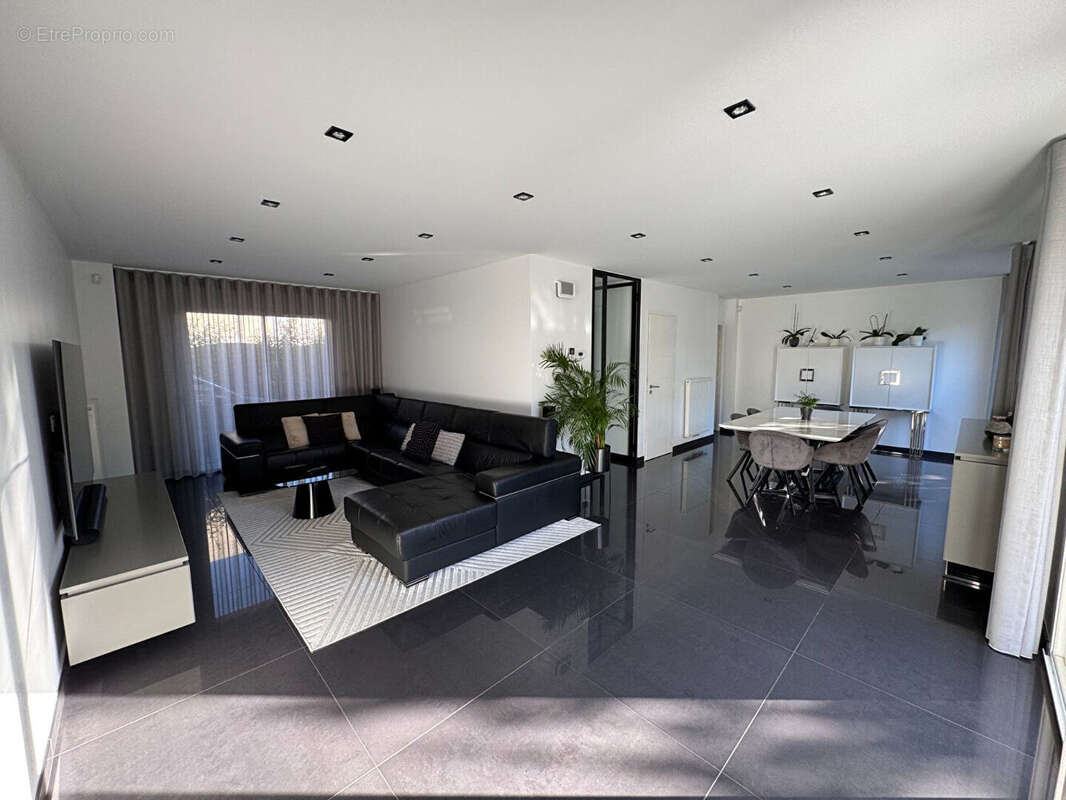 Maison Sannois Quartier Pasteur 6 pièce(s) 131 m2 - photo 3