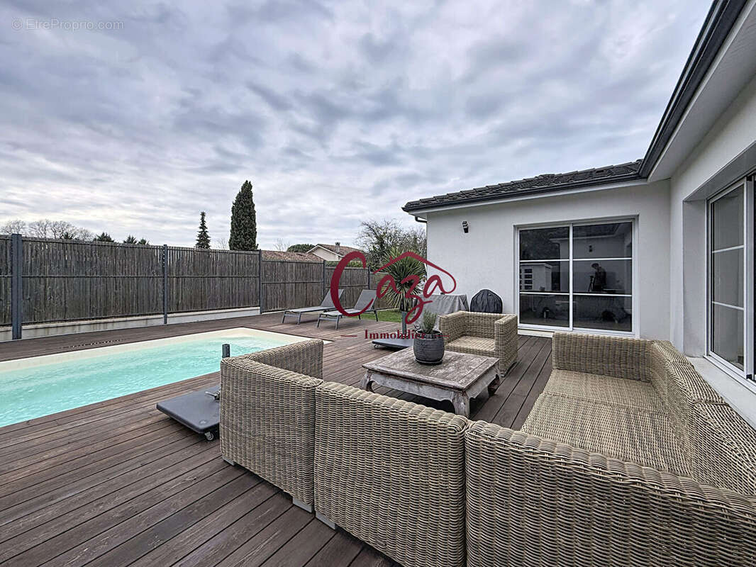 Maison à FARGUES-SAINT-HILAIRE