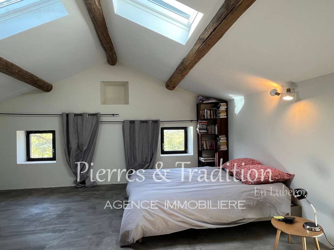 Maison à SAINT-SATURNIN-LES-APT