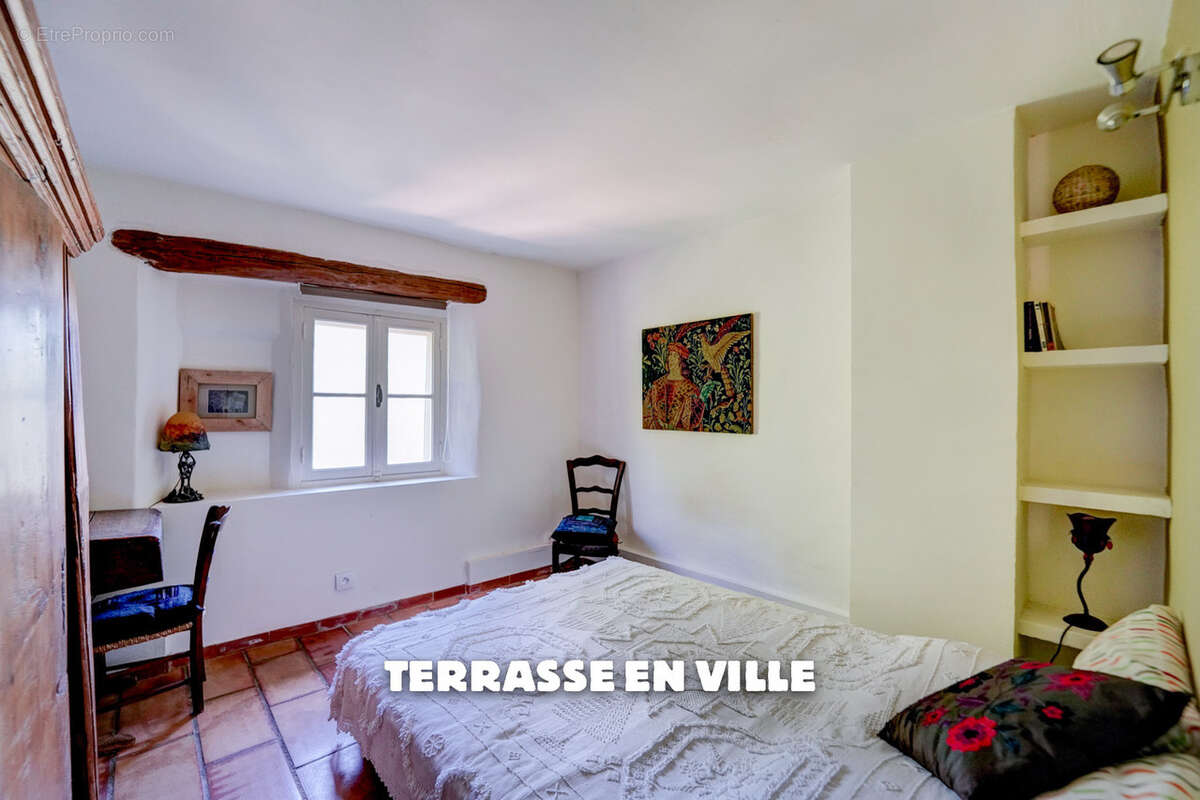 Maison à ENTRECASTEAUX