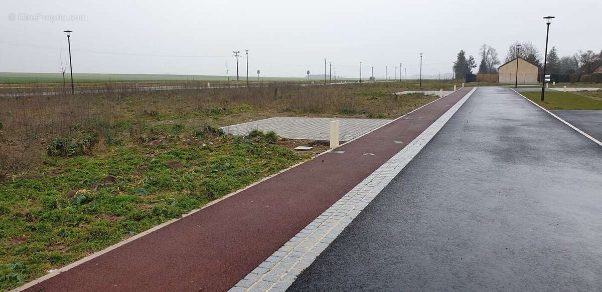 Terrain à CONNANTRE