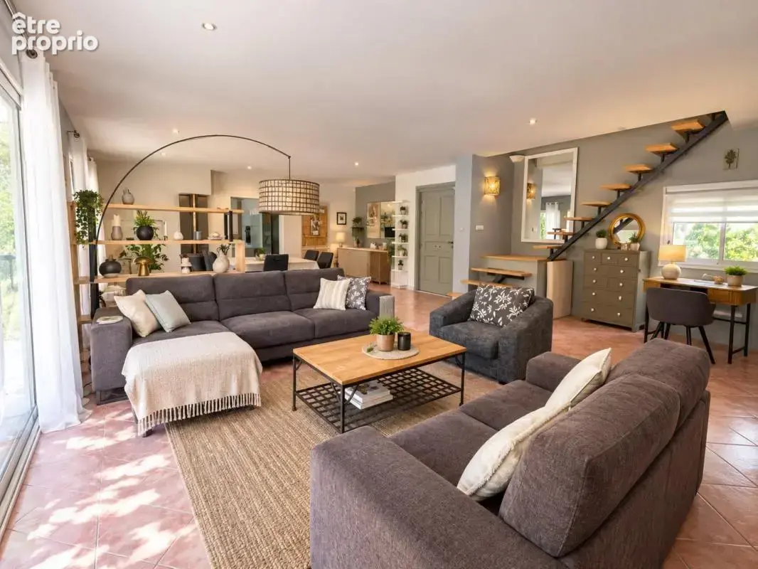ST RESTITUT, rare, maison contemporaine de 193 m² hab plus garage et piscine 10X5 sur 2000 m boisés de chênes au calme - photo 3