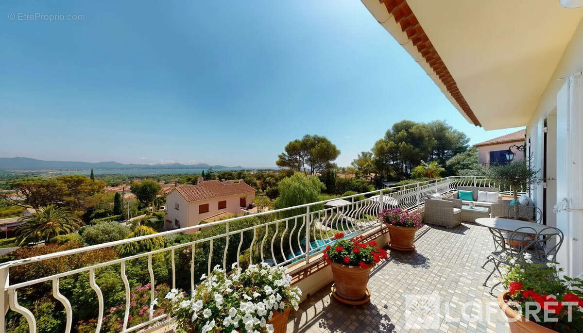 Maison à FREJUS