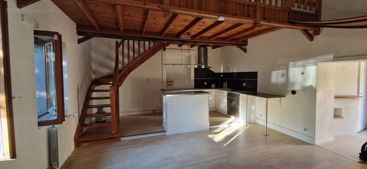 Maison à BELLEGARDE-EN-FOREZ