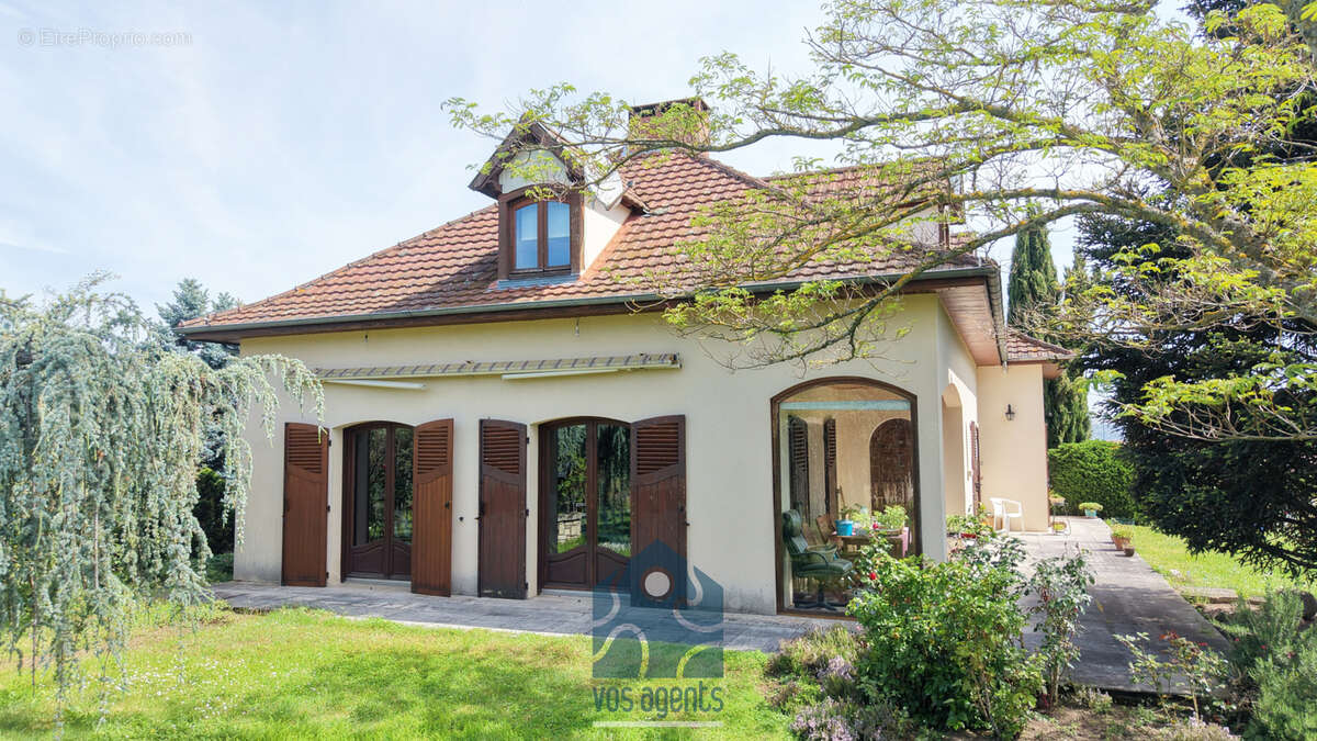 Maison à COMBRONDE