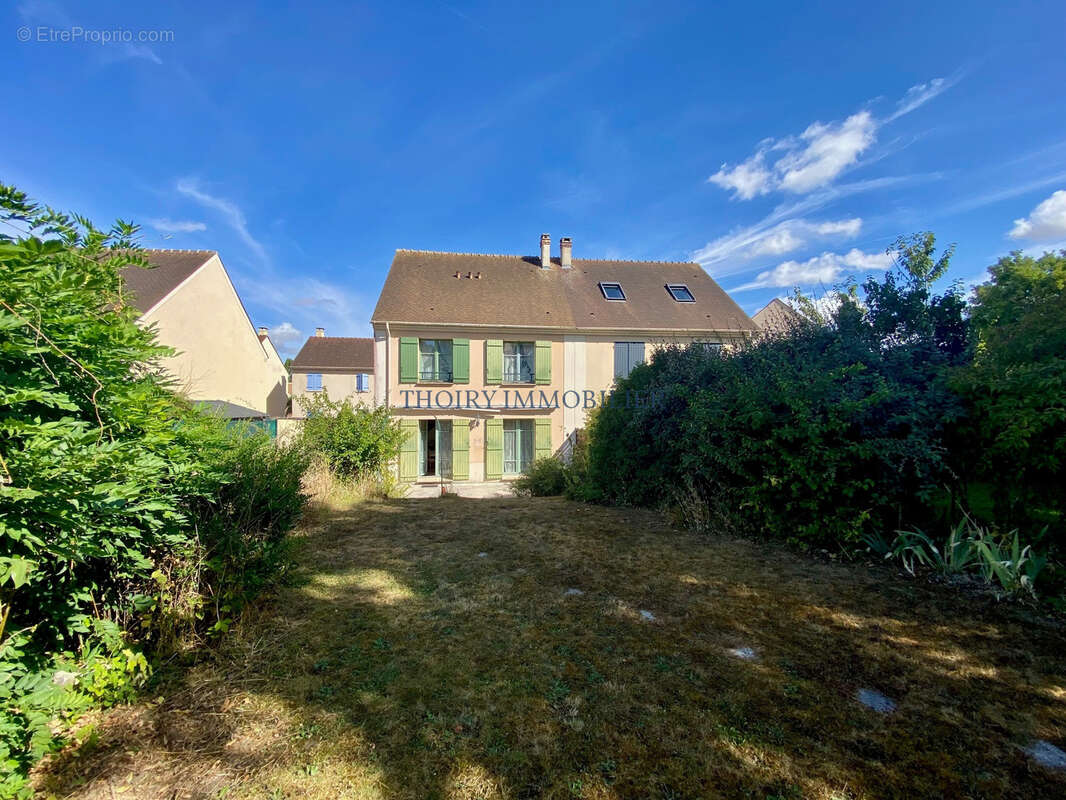 Maison à THOIRY