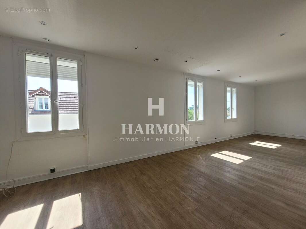 HARMON À VENDRE – Grand appartement a rénover - photo 3
