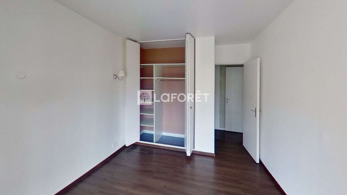 Appartement F2 46,43m² - balcon - parking - photo 6