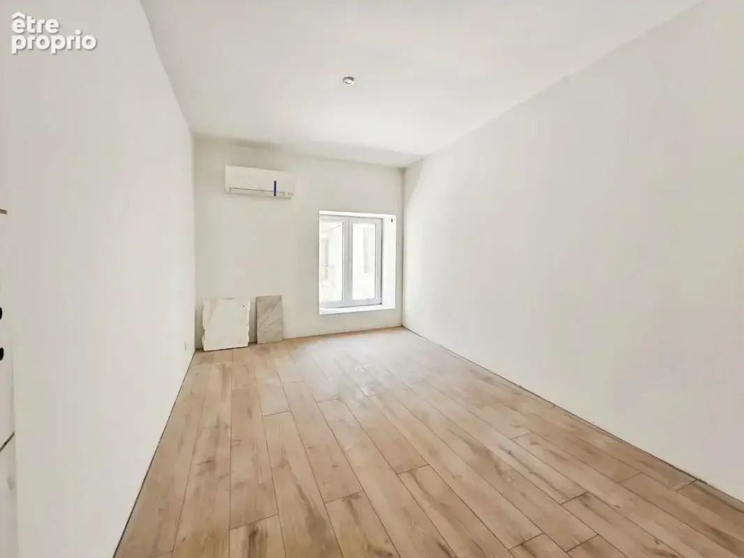 À Vendre à Montfrin - Maison de village de 67m² avec garage - photo 6