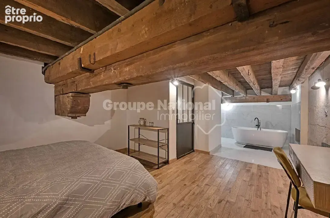 Nîmes Arènes ? Appartement de caractère de 150 m² rénové avec goût - photo 6