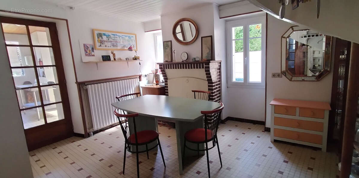 Maison à LA VARENNE