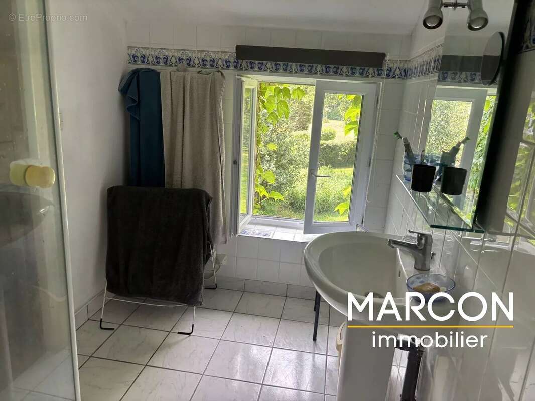 Maison à ARNAC-LA-POSTE