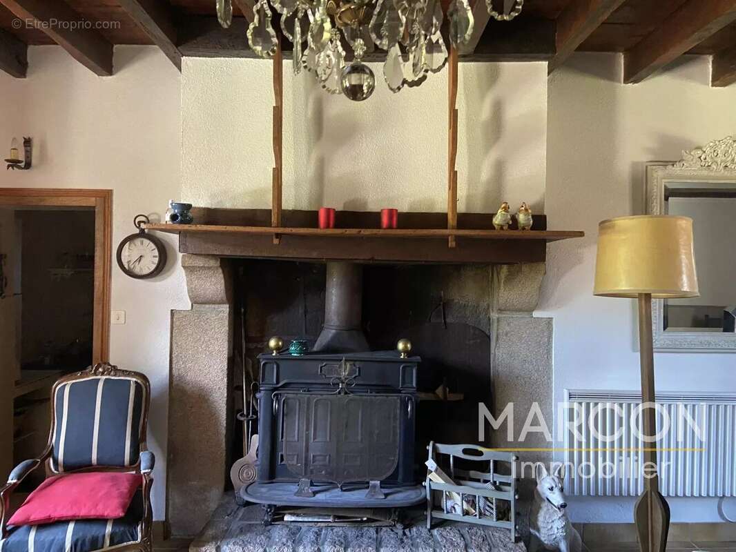 Maison à MAISON-FEYNE