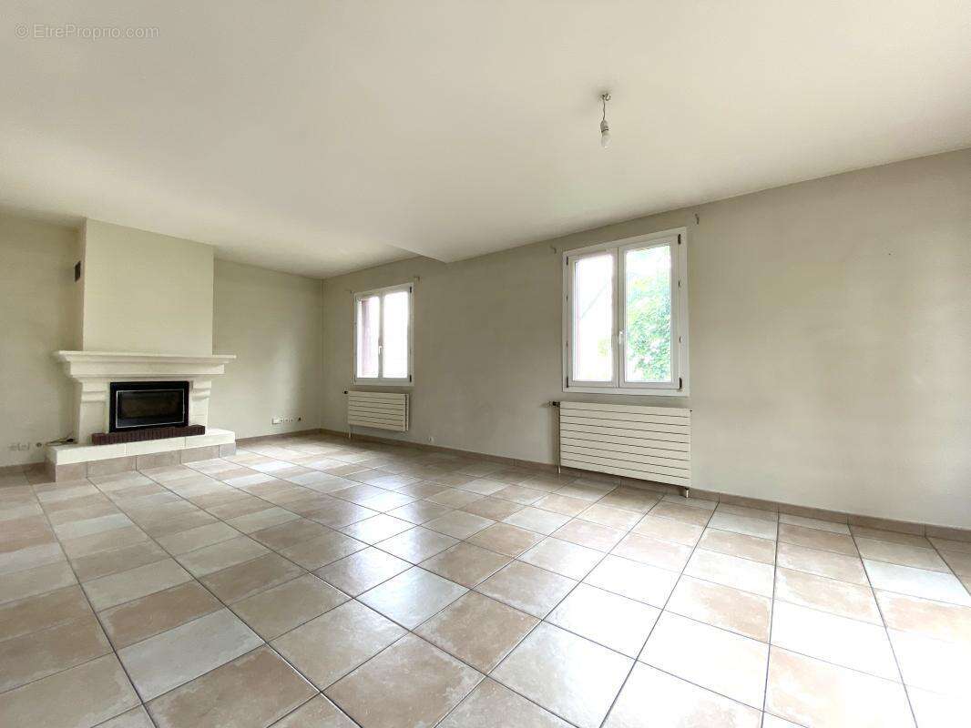 Maison à ROSNY-SUR-SEINE