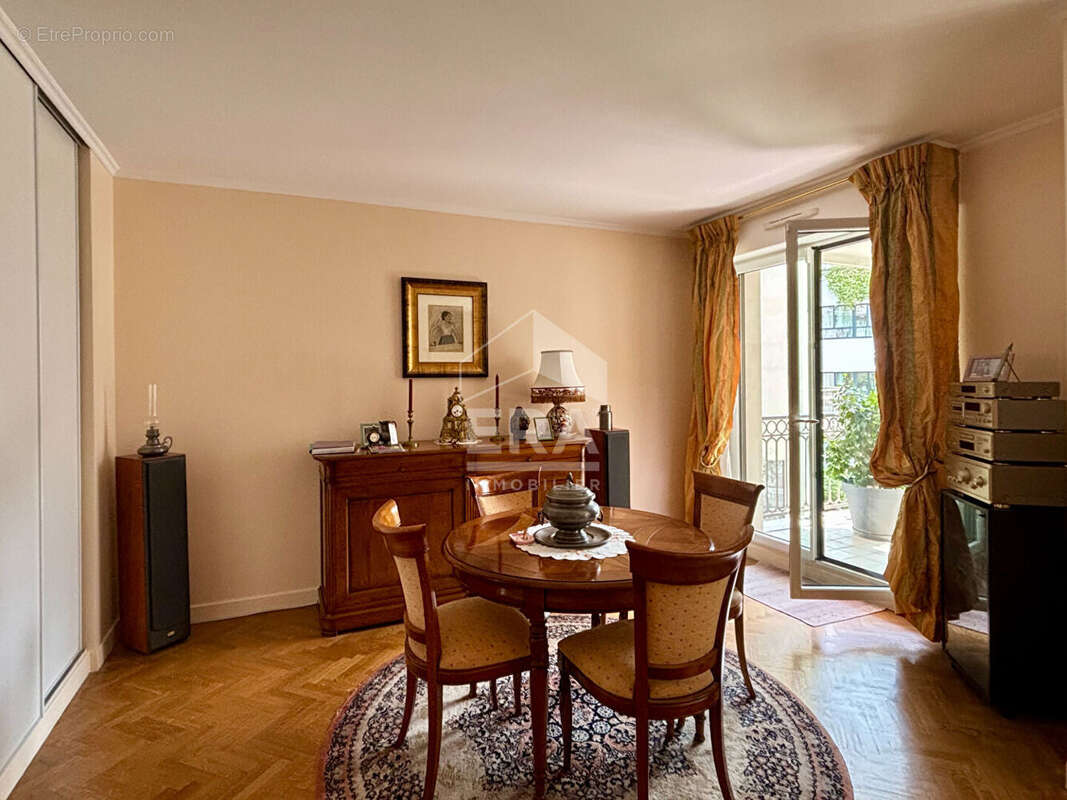 Appartement à LEVALLOIS-PERRET