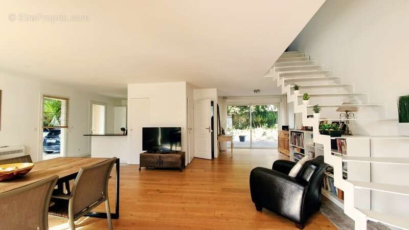 Maison à SAINT-JEAN-DE-VEDAS