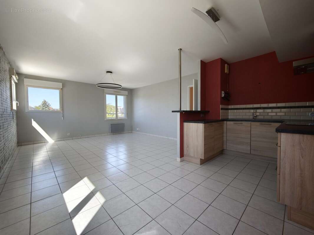 Appartement 65 m² à Murs-Erigne  - photo 3