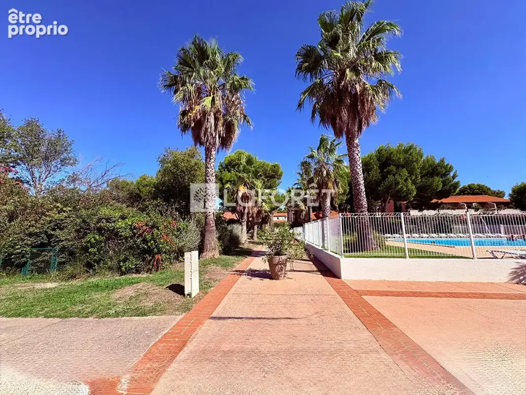 Carro t3 avec terrasse, jardin privatif et parking - photo 4
