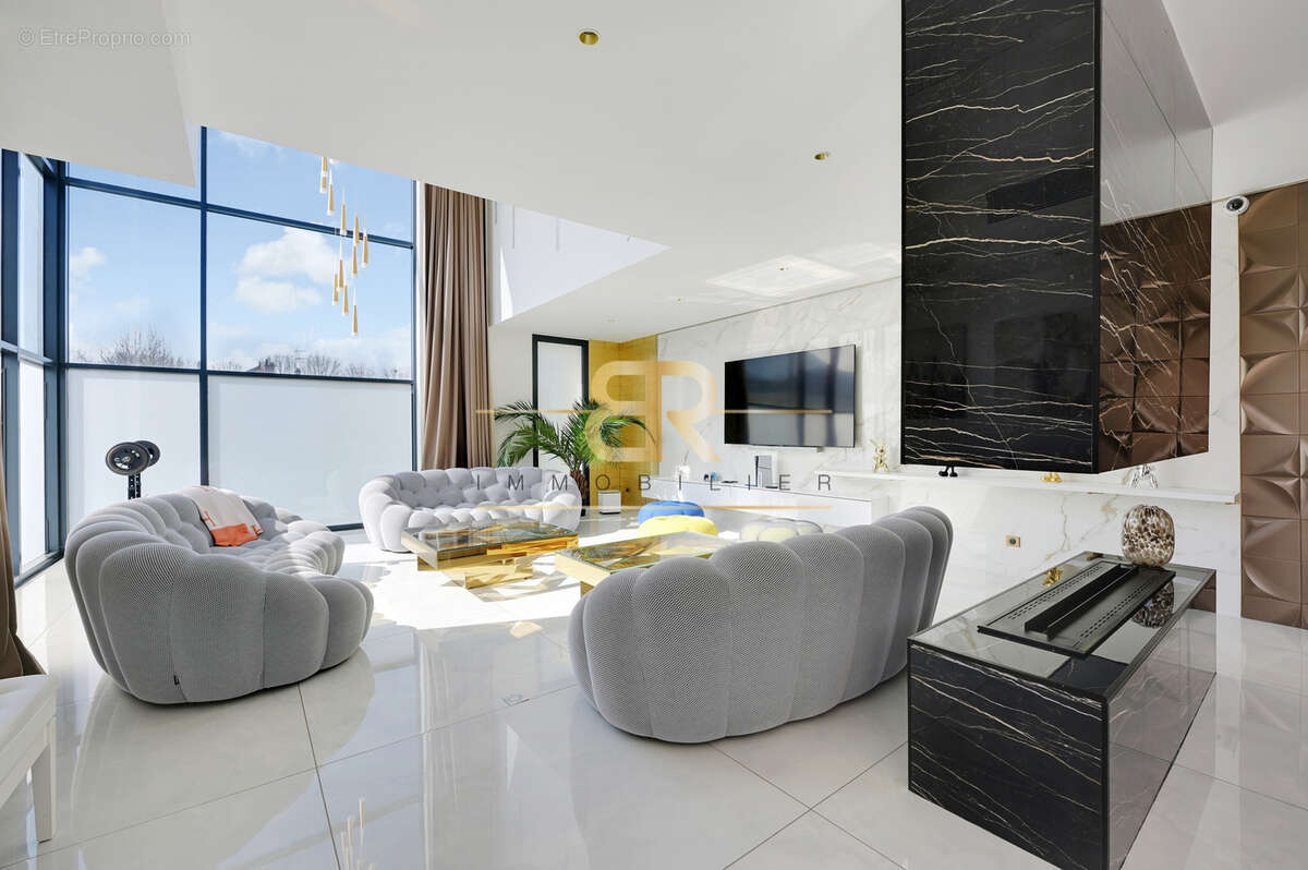 Maison à CHENNEVIERES-SUR-MARNE