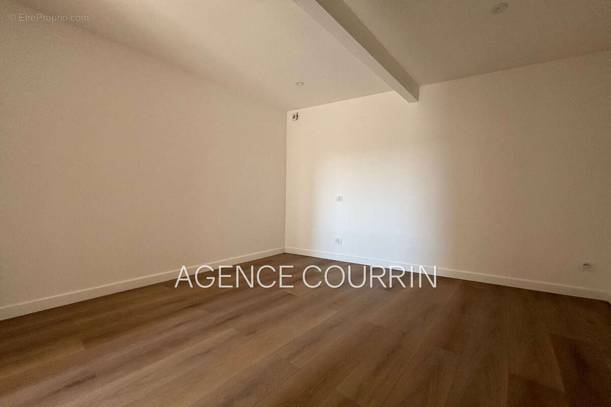 Appartement à PEYMEINADE